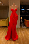Abito da Sera Lungo Sirena in Satin con Spalline Sottili Rosse e Spacco