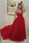 Abito da Sera/da Cerimonia PG920 con Scollo a V Profondo, Schiena Nuda in Tulle e Decorazioni a Spaghetti Rossi