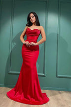 Red Long Sweetheart Sleeveless Mermaid Evening Dress with Beadings