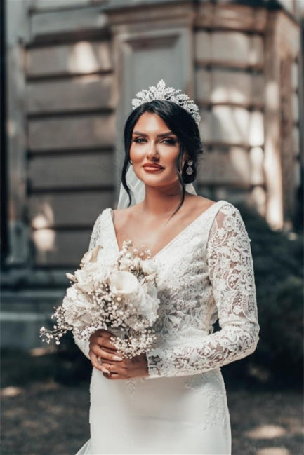 Romantisches rückenfreies Brautkleid mit langen Ärmeln in Meerjungfrauenform