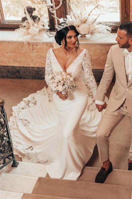 Romantisches rückenfreies Brautkleid mit langen Ärmeln in Meerjungfrauenform