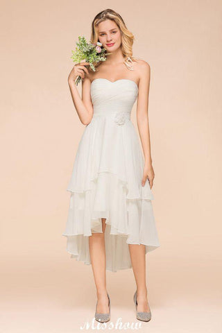 Romantisches weißes/elfenbeinfarbenes Sweetheart Hi-Lo Brautjungfernkleid Ärmelloses Strandhochzeitsgastkleid