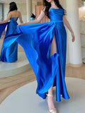 Vestidos de fiesta formales de graduación largos en línea A, azul real, sin tirantes, espalda abierta, satén y con abertura