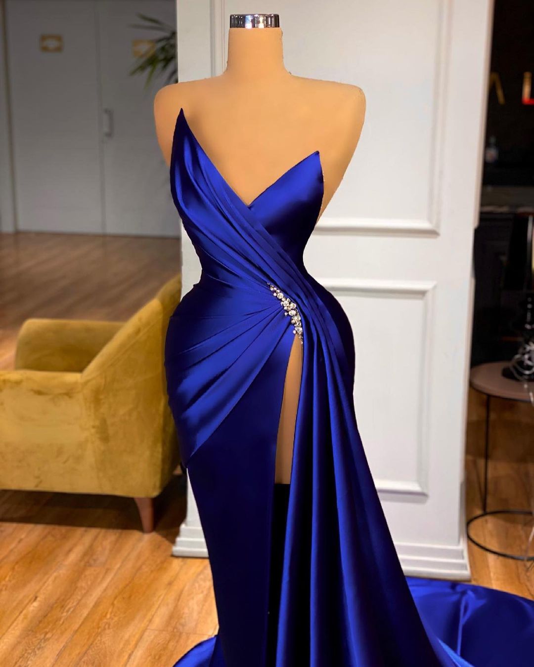 Royal Blue Long Mermaid V-neck Prom Dress With Split