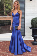 Vestido de Noche Largo de Sirena en Azul Real con Tirantes Espagueti de Corazón