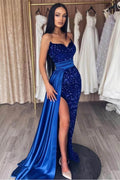 Vestido de Gala Largo Azul Real con Escote Corazón, Volantes y Abertura Estilo Sirena con Lentejuelas