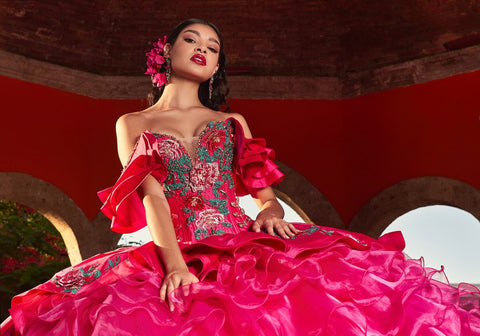 Charro Quinceanera-Kleid mit Rüschen und Blumenmuster von Ragazza M44-144