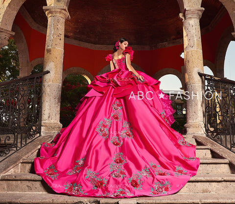 Charro Quinceanera-Kleid mit Rüschen und Blumenmuster von Ragazza M44-144