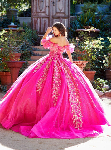 Schulterfreies Korsett-Ballkleid mit Rüschen von Petite Adele PQ1042