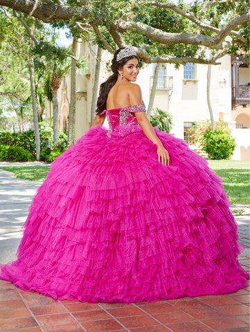 Vestido de festa de quinze anos com folhos e ombros à mostra da House of Wu 26081