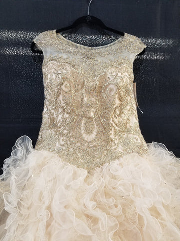 Ärmelloses Quinceanera-Kleid mit Rüschen von House of Wu 26835