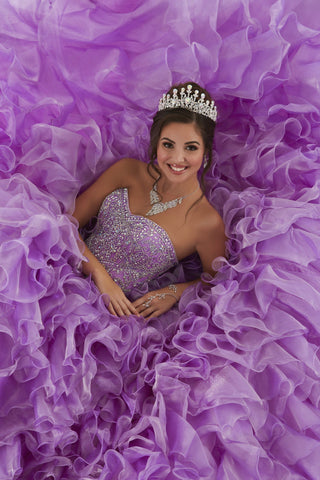 Trägerloses Quinceanera-Kleid mit Rüschen von House of Wu 26924