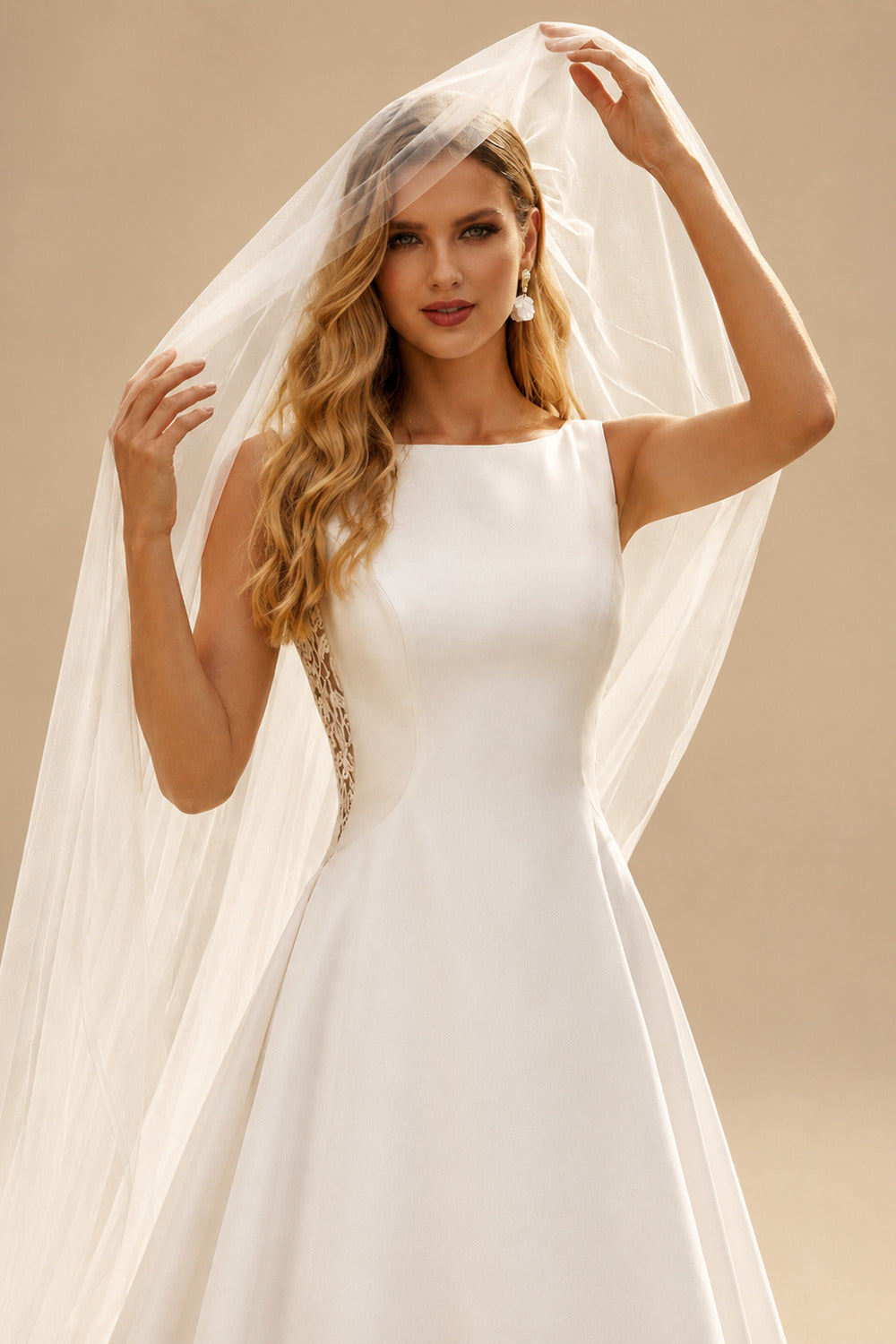 Rutipo Ivory Ball-Gown Scoop Neck Sleeveless Satin Chapel Train Wedding Dresses With Lace Bow(s)