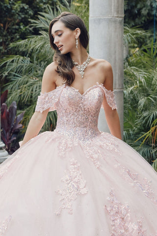 Schulterfreies Ballkleid mit Paillettenapplikation von Juliet JT1458J