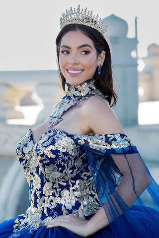 Ballkleid mit Pailletten und Cape-Ärmeln von Cinderella Couture 8064J