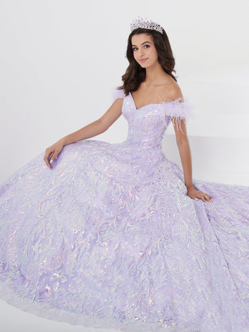 Vestido de quinceanera com lantejoulas e penas da Fiesta Gowns 56464