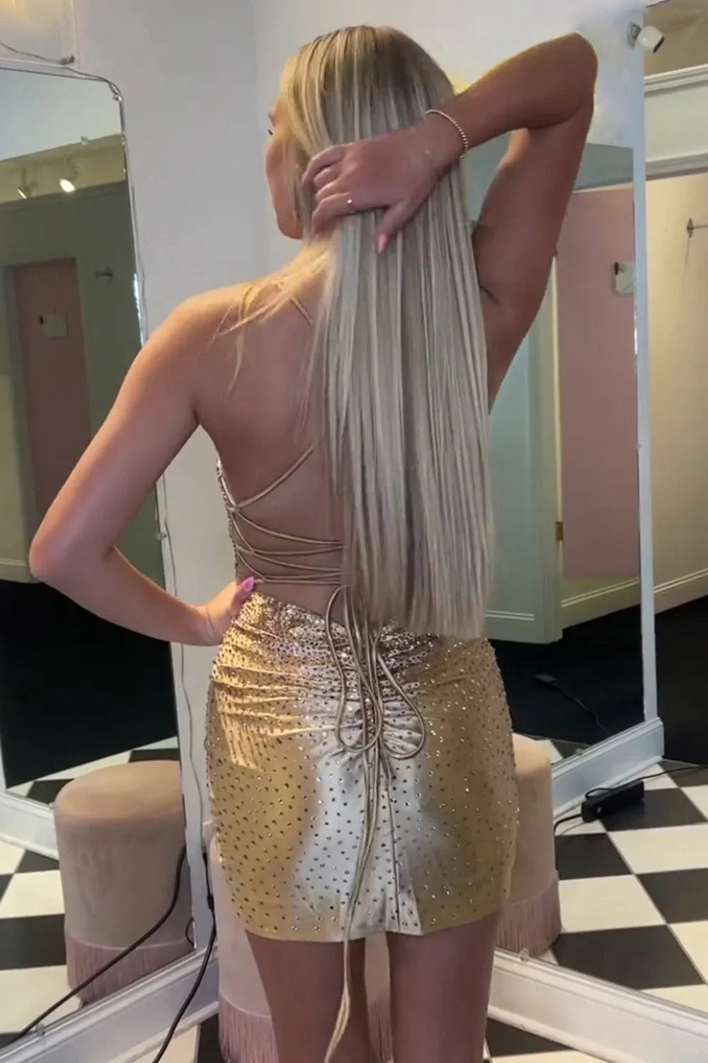 Trägerkleid mit Perlenbesatz und Schnürung für den Homecoming-Ball
