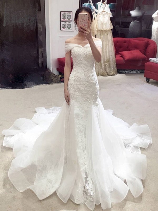 Sexy Hübsche Meerjungfrau Trägerlos Kapellenzug Spitze Applikation Elegantes Brautkleid