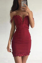Sexy Kurzes Schlauchkleid Bardot-Ausschnitt Bordeauxrotes Abschlussballkleid