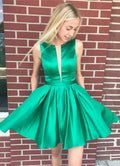 Reizvolles kurzes V-Ausschnitt-Trägerkleid aus Satin mit freiem Rücken für den Homecoming-Ball