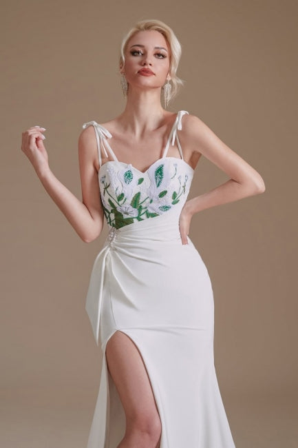 Sexy Trägerloses Meerjungfrau-Spitzenkleid mit Spaghettiträgern aus Satin in Bodenlänge