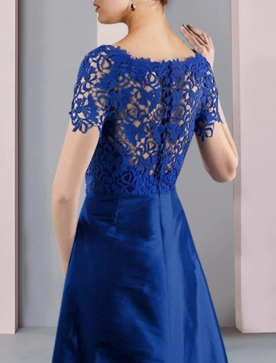 Vestido de mãe da noiva de duas peças, estilo coluna, formal, elegante, destacável, decote redondo, comprimento até ao joelho, renda, tafetá, manga curta com laço(s), pregadeira de cristal