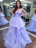 Glänzendes A-Linien-Abendkleid mit V-Ausschnitt und flauschigem Tüll, lang