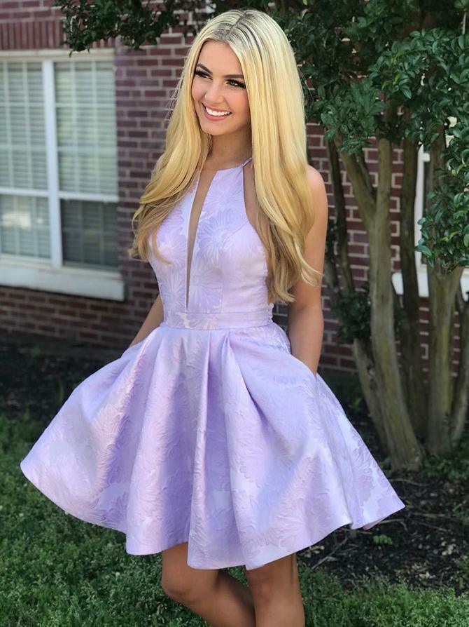 Kurzes A-Linien-Kleid mit tiefem V-Ausschnitt, Trägertops und ohne Ärmel für den Homecoming-Ball