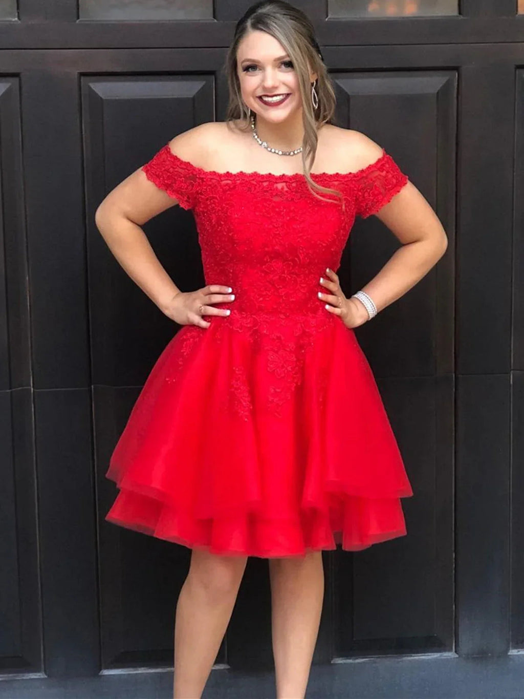 Vestidos cortos de línea A sin mangas de encaje tul rojo para baile de graduación y fiesta de bienvenida