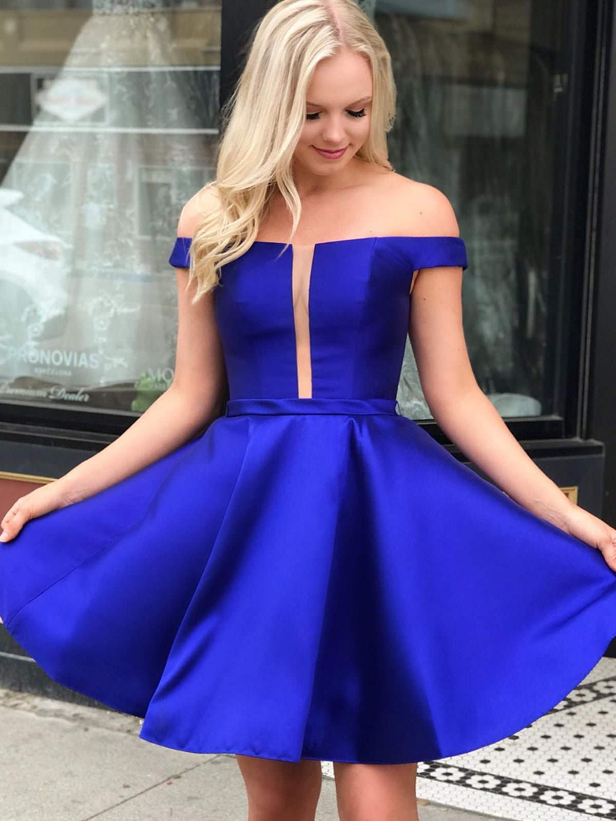 Vestidos de baile curtos em linha A, ombro de fora, azul-royal, baile de finalistas, baile de finalistas
