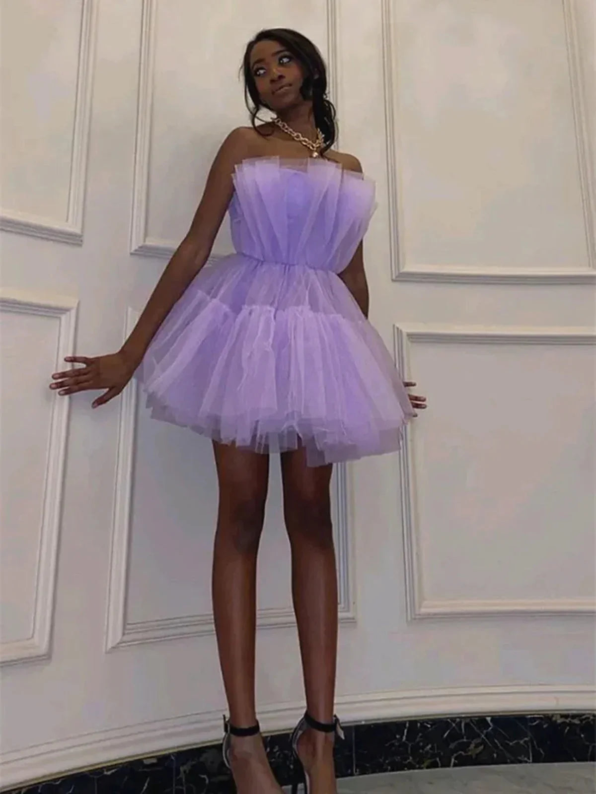 Kurzes A-Linien Prinzessinnen trägerloses Tüll-Abschlussball-Heimkehrball-Kleid