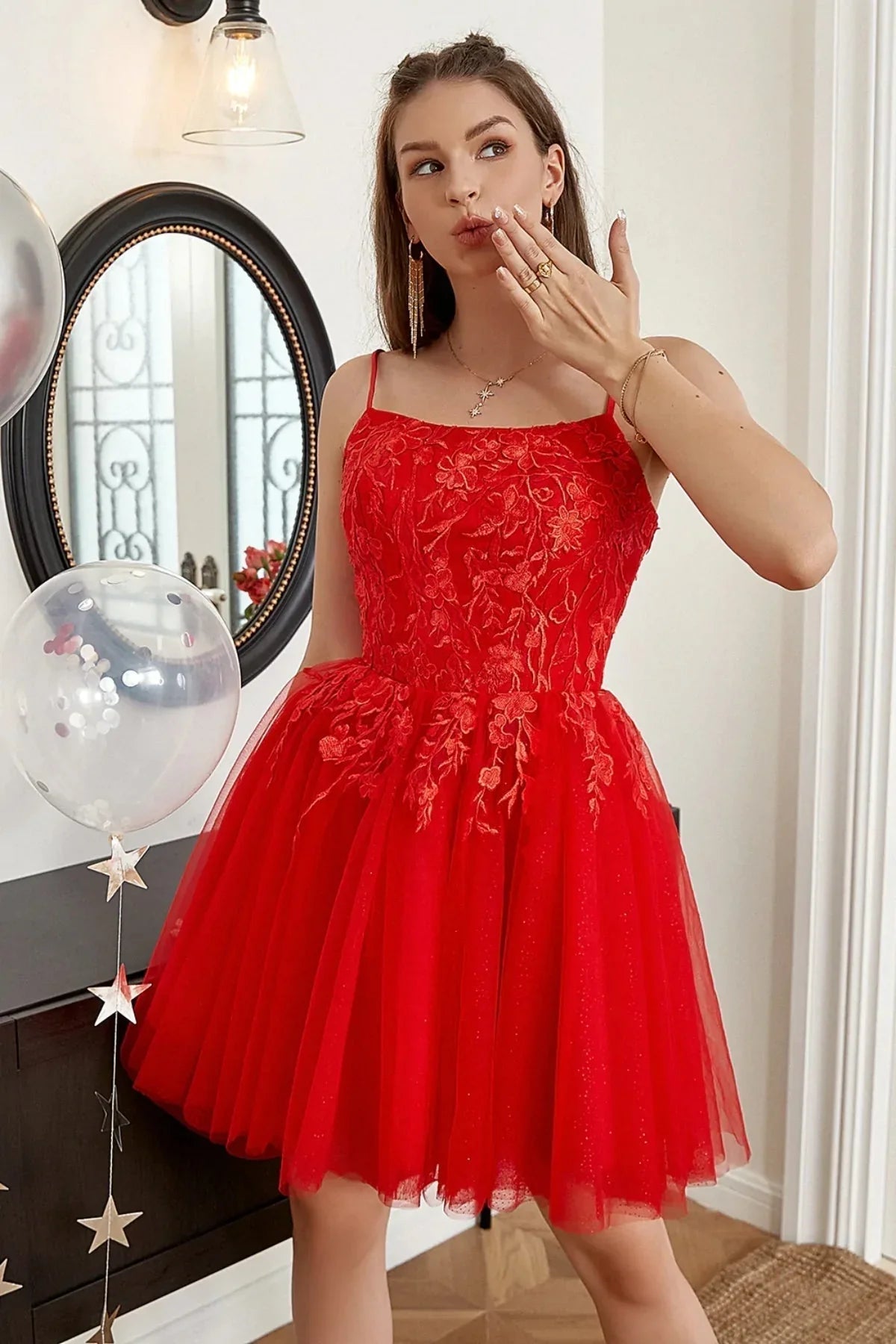 Kurzes A-Linien-Promkleid mit Rundhalsausschnitt, Rückenfreiem Tüll und Spitze in Rot Homecoming-Kleider
