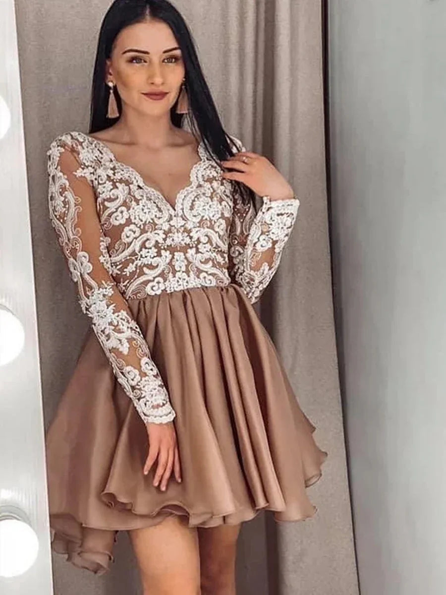 Kurzes A-Linien V-Ausschnitt Spitzen-Prom-Homecoming-Kleid mit Ärmeln