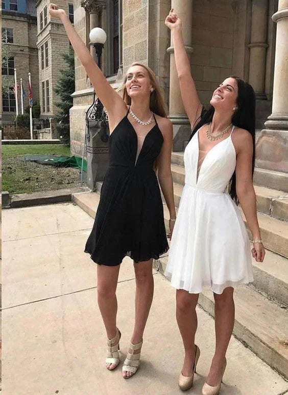 Kurzes A-Linien-V-Ausschnitt-Spitzenbesetztes Chiffon-Rückenfreies Abschlussballkleid