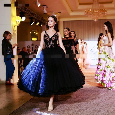 NumberSea Kurzes, knielanges schwarzes Brautkleid mit V-Ausschnitt