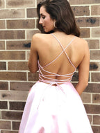 Schlichtes A-Linie V-Ausschnitt Rückenfreies Satin Langes Ballkleid