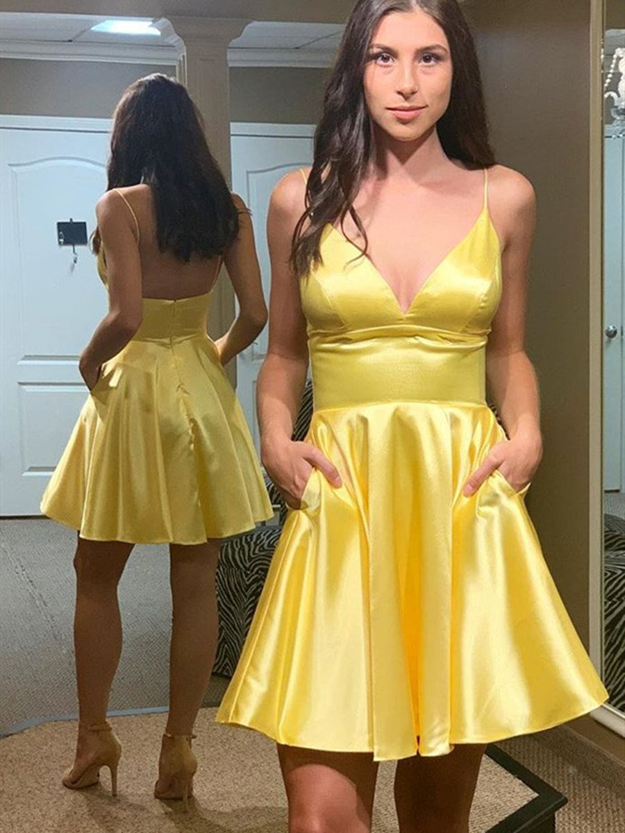 Vestidos de baile curtos de cetim amarelo com decote em V e costas nuas, simples, com bolsos