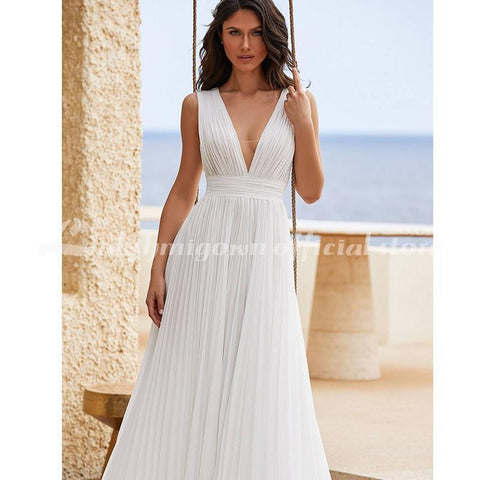 Vestido de noiva simples em chiffon com pregas e decote em V simples