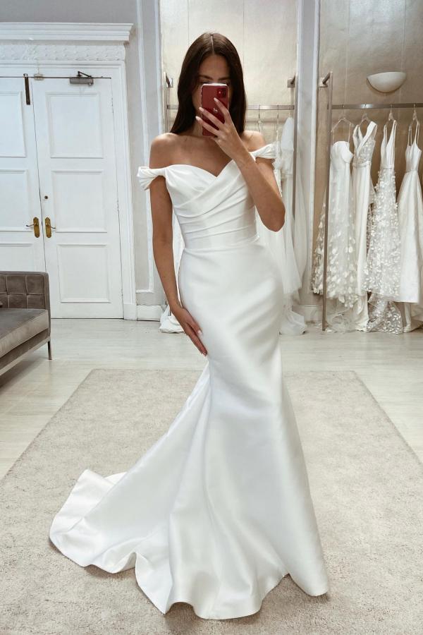 Einfaches langes Meerjungfrau-Trägerlos-Satin-Brautkleid