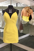 Vestido de Fiesta Mini Rojo con Cuello en V y Tirantes Tipo Funda Simple para Homecoming PD398