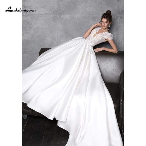 NumberSea Schlichtes A-Linien-Brautkleid mit kurzen Ärmeln und V-Ausschnitt