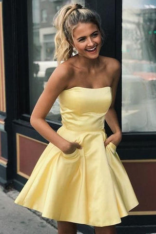 Einfaches trägerloses kurzes Ballkleid, gelbes Homecoming-Kleid mit Taschen, PD322