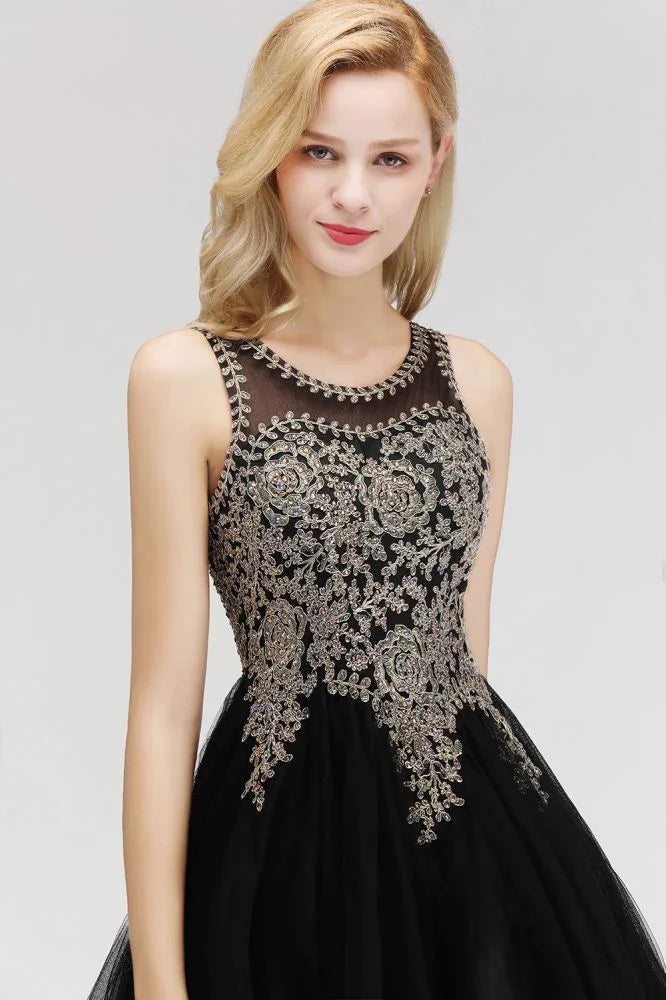 Ärmelloses A-Linien-Cocktailkleid mit funkelnden Perlen für den Homecoming-Ball