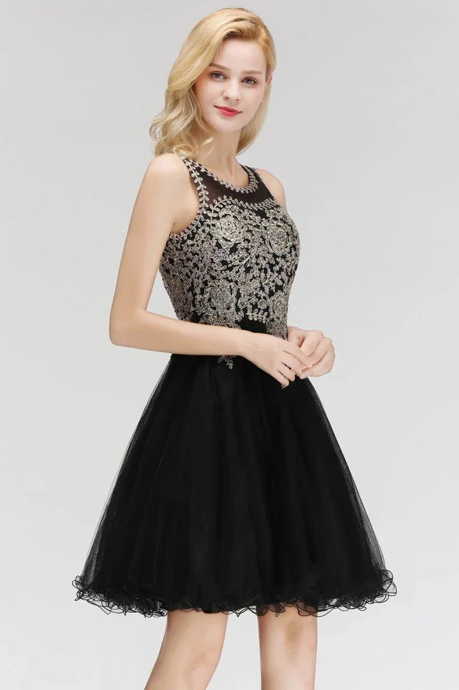 Ärmelloses A-Linien-Cocktailkleid mit funkelnden Perlen für den Homecoming-Ball
