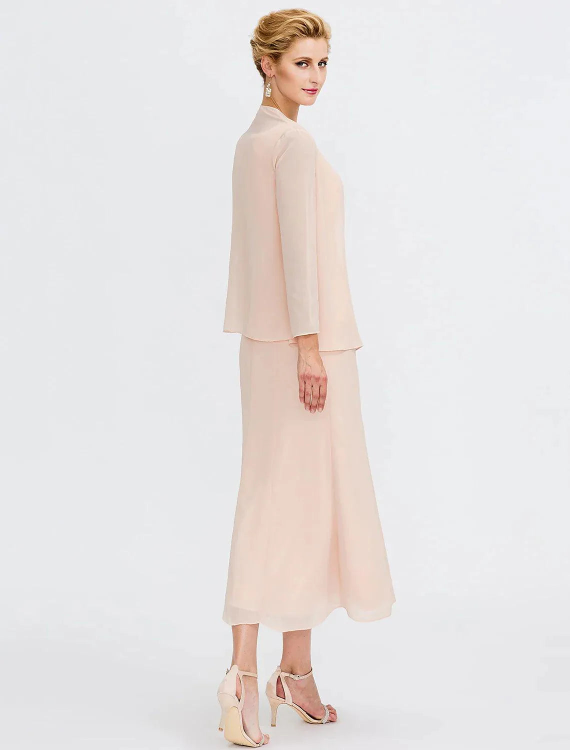 Vestido de mãe da noiva de duas peças, estilo coluna, plus size, elegante, com casaco, manga comprida, decote redondo, comprimento chá, chiffon, faixa/fita, pregas, missangas