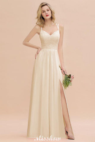 Vestido de madrinha de casamento azul-celeste com racha lateral e decote em V