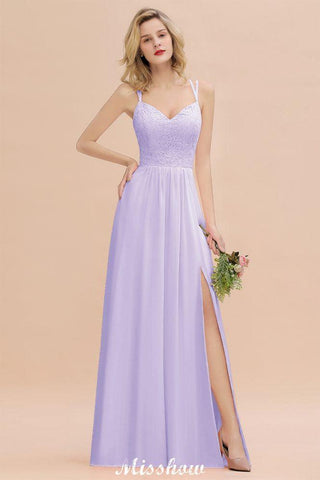 Vestido de madrinha de casamento azul-celeste com racha lateral e decote em V