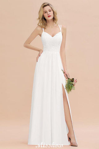 Vestido de madrinha de casamento azul-celeste com racha lateral e decote em V