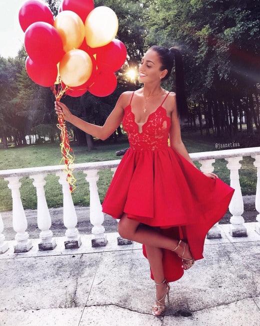 Vestido de Fiesta con Tirantes Finos, Escote en V, Línea A, Bajo Desigual, Encaje y Color Rojo