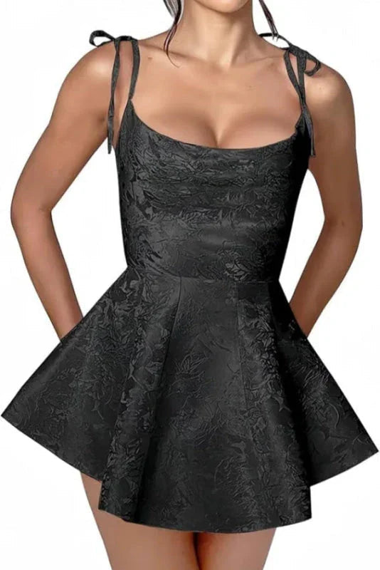 Glamouröses Träger-Satin-Mini-Partykleid Jacquard-ärmelloses Homecoming-Kleid